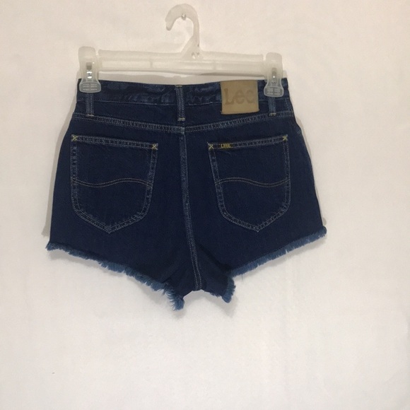 𝅺Lee High Rise Frayed Hem Jean Shorts 28 - Picture 3 of 12